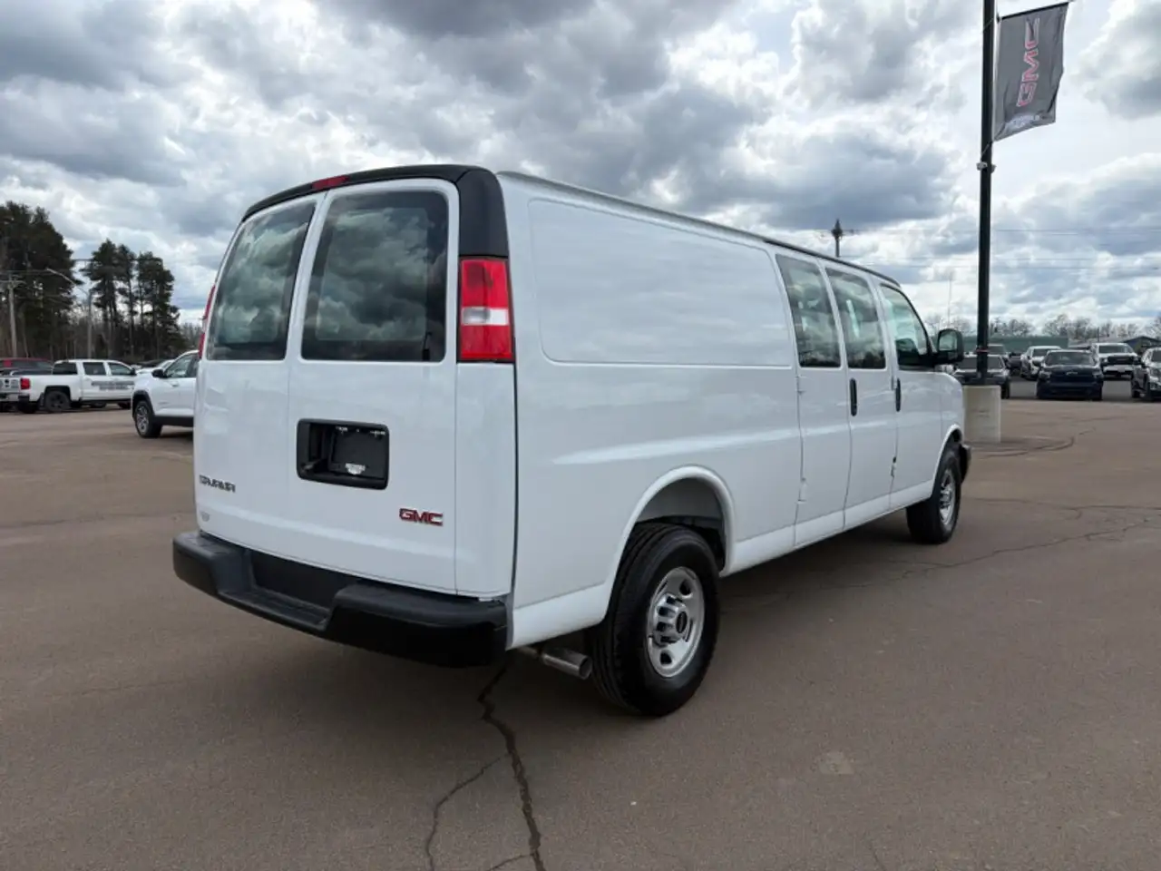 GMC Savana fotografie GMC Savana