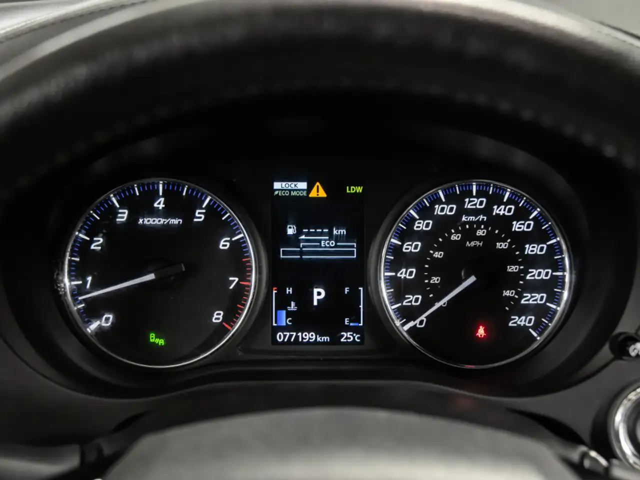 Mitsubishi Outlander photo Mitsubishi Outlander