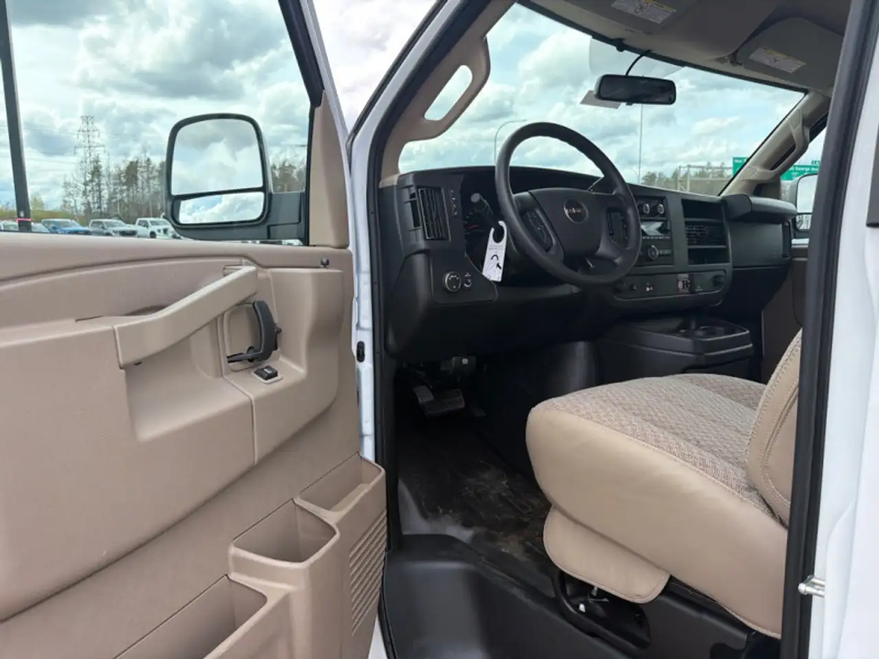 GMC Savana fotografie GMC Savana