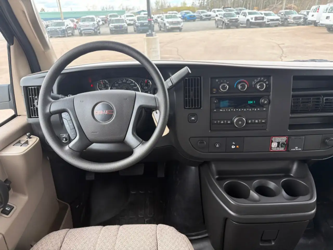 GMC Savana fotografie GMC Savana
