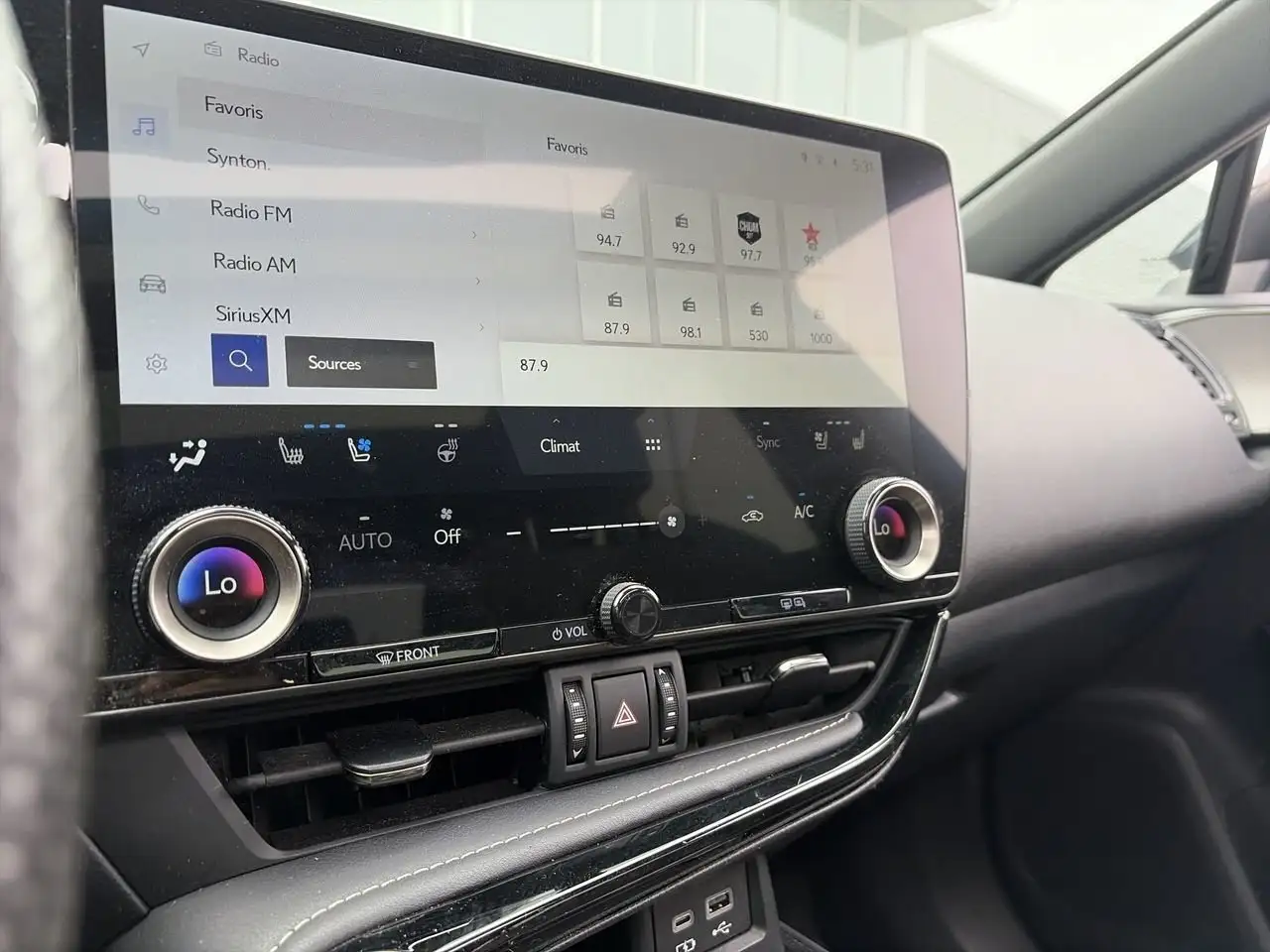 Lexus NX снимка Lexus NX