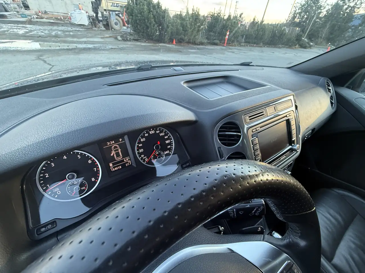 Volkswagen Tiguan снимка Volkswagen Tiguan