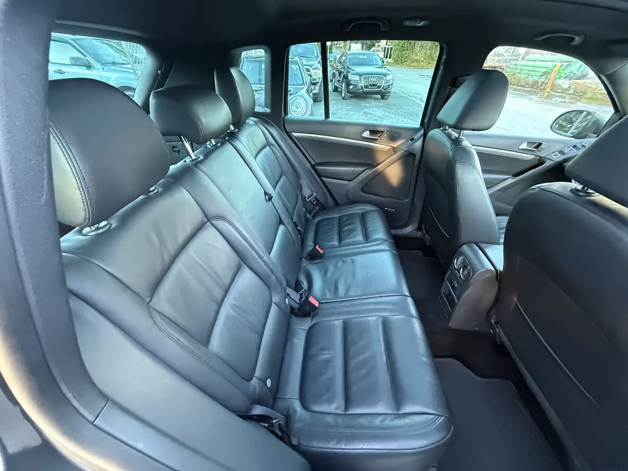 Volkswagen Tiguan снимка Volkswagen Tiguan