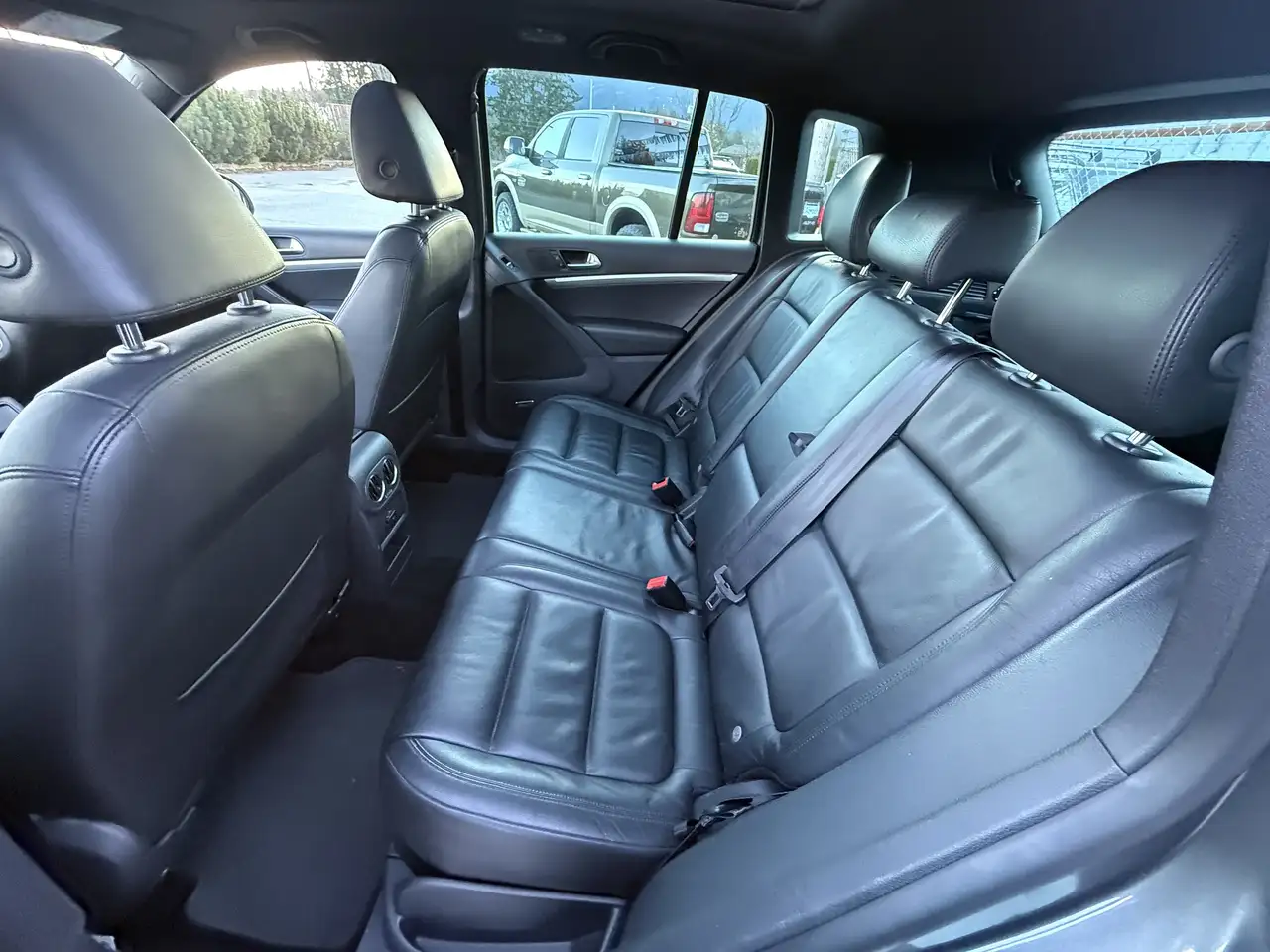 Volkswagen Tiguan снимка Volkswagen Tiguan