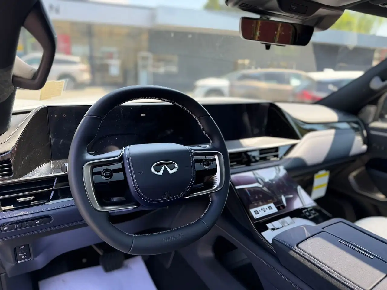 Infiniti QX80 снимка Infiniti QX80