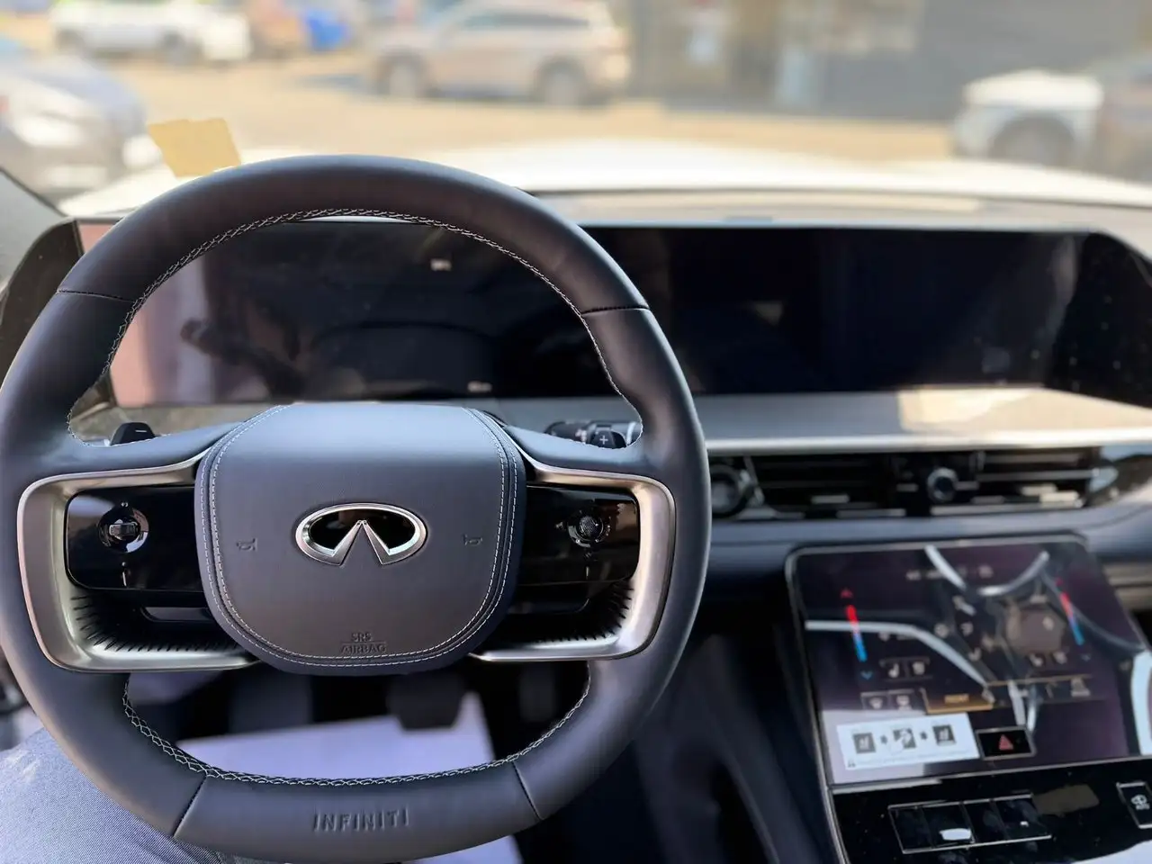 Infiniti QX80 снимка Infiniti QX80