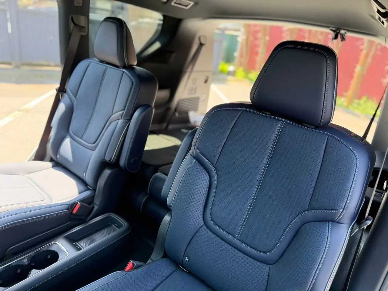 Infiniti QX80 снимка Infiniti QX80