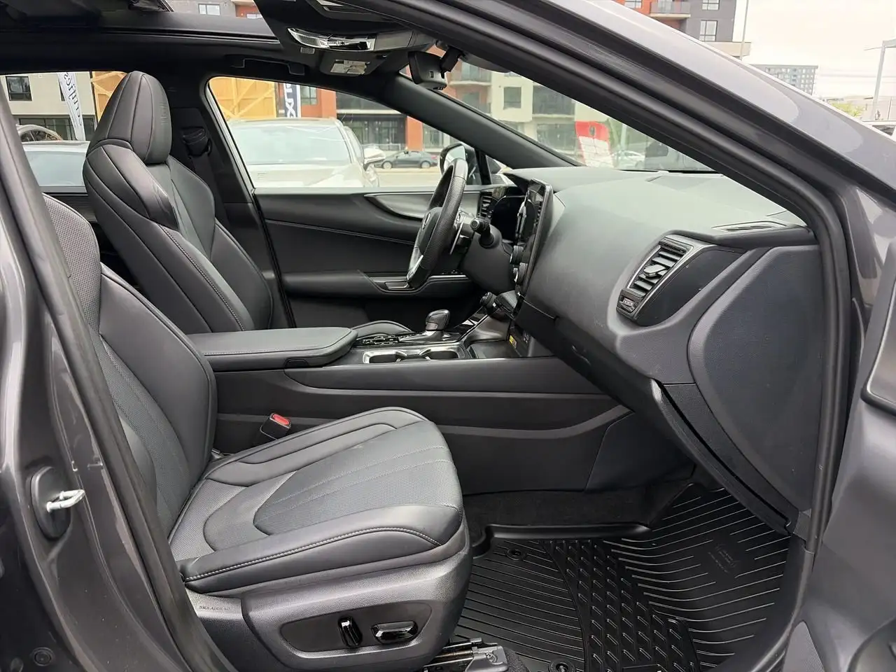 Lexus NX снимка Lexus NX
