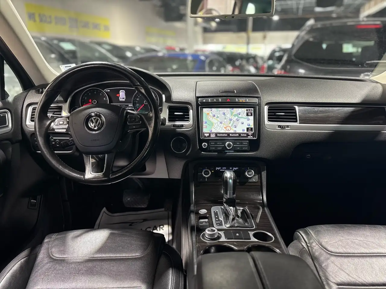 Volkswagen Touareg снимка Volkswagen Touareg