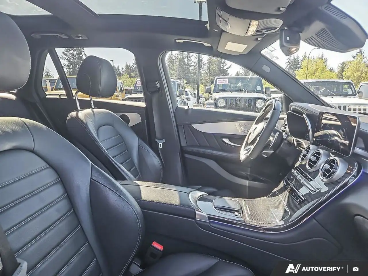 Mercedes-Benz GLC снимка Mercedes-Benz GLC