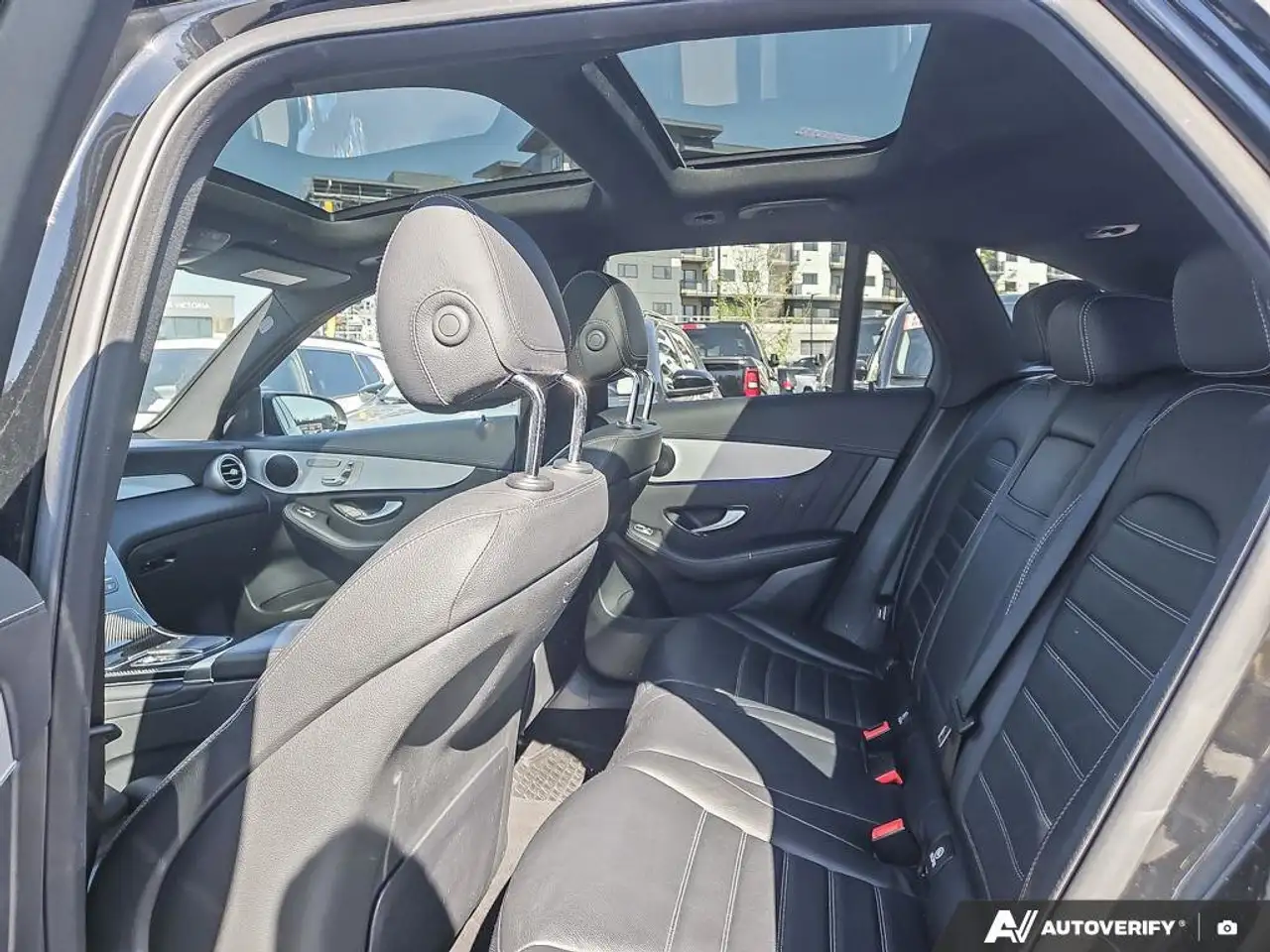 Mercedes-Benz GLC снимка Mercedes-Benz GLC