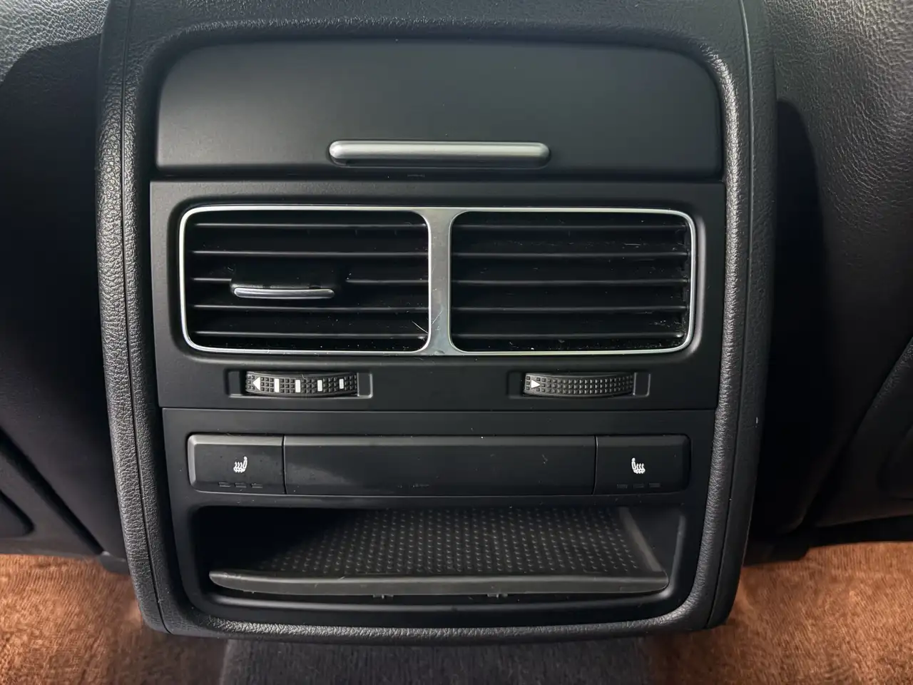 Volkswagen Touareg снимка Volkswagen Touareg