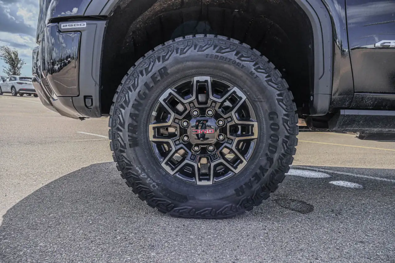 GMC Sierra 2500HD снимка GMC Sierra 2500HD