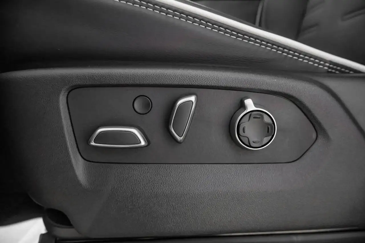 GMC Sierra 2500HD снимка GMC Sierra 2500HD