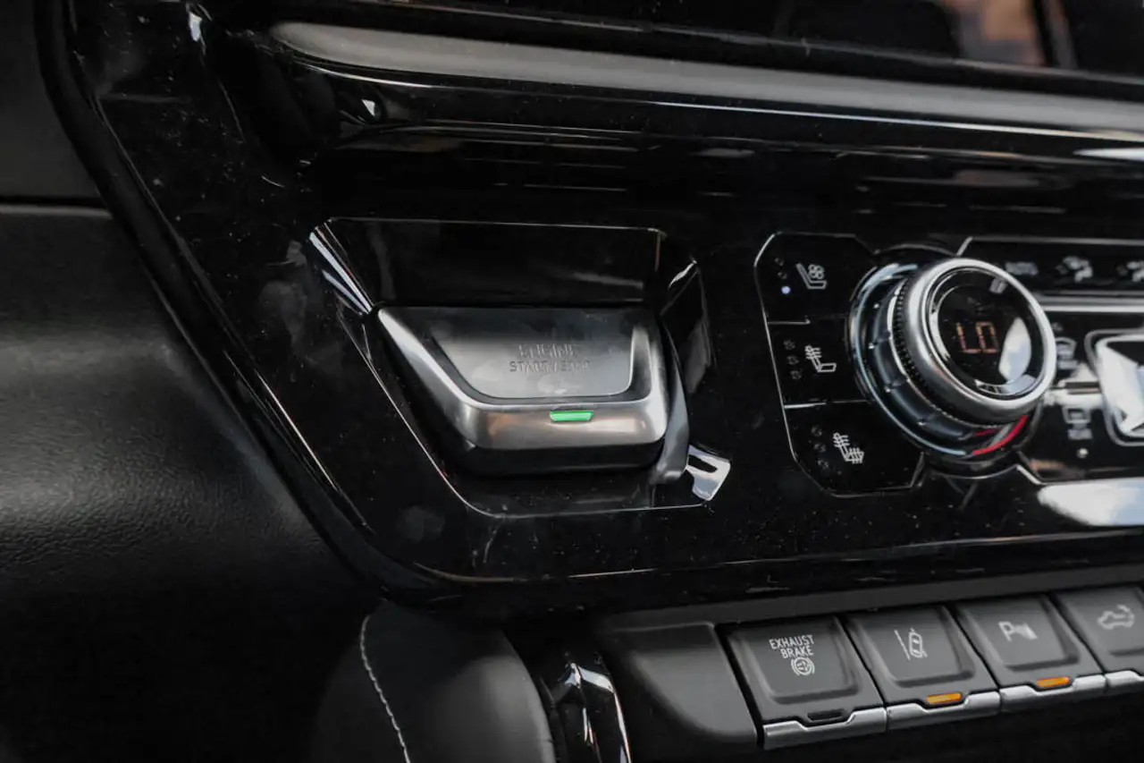 GMC Sierra 2500HD снимка GMC Sierra 2500HD
