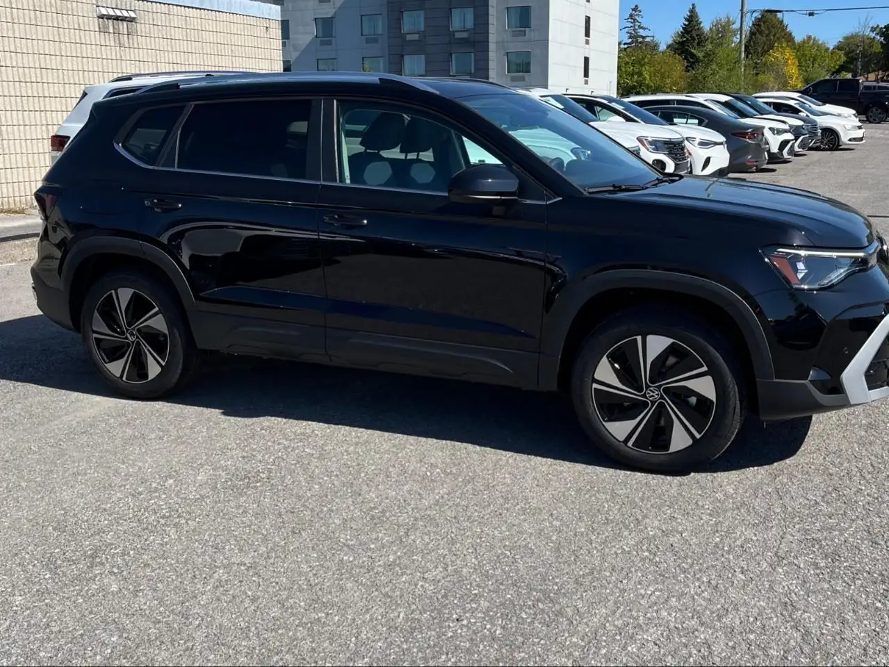 Volkswagen Taos photo Volkswagen Taos