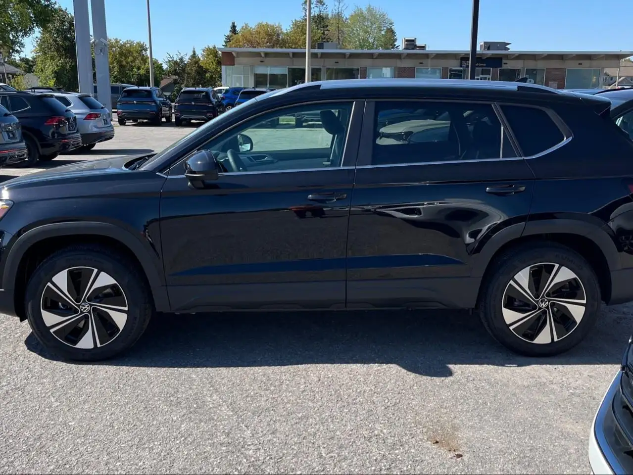 Volkswagen Taos photo Volkswagen Taos