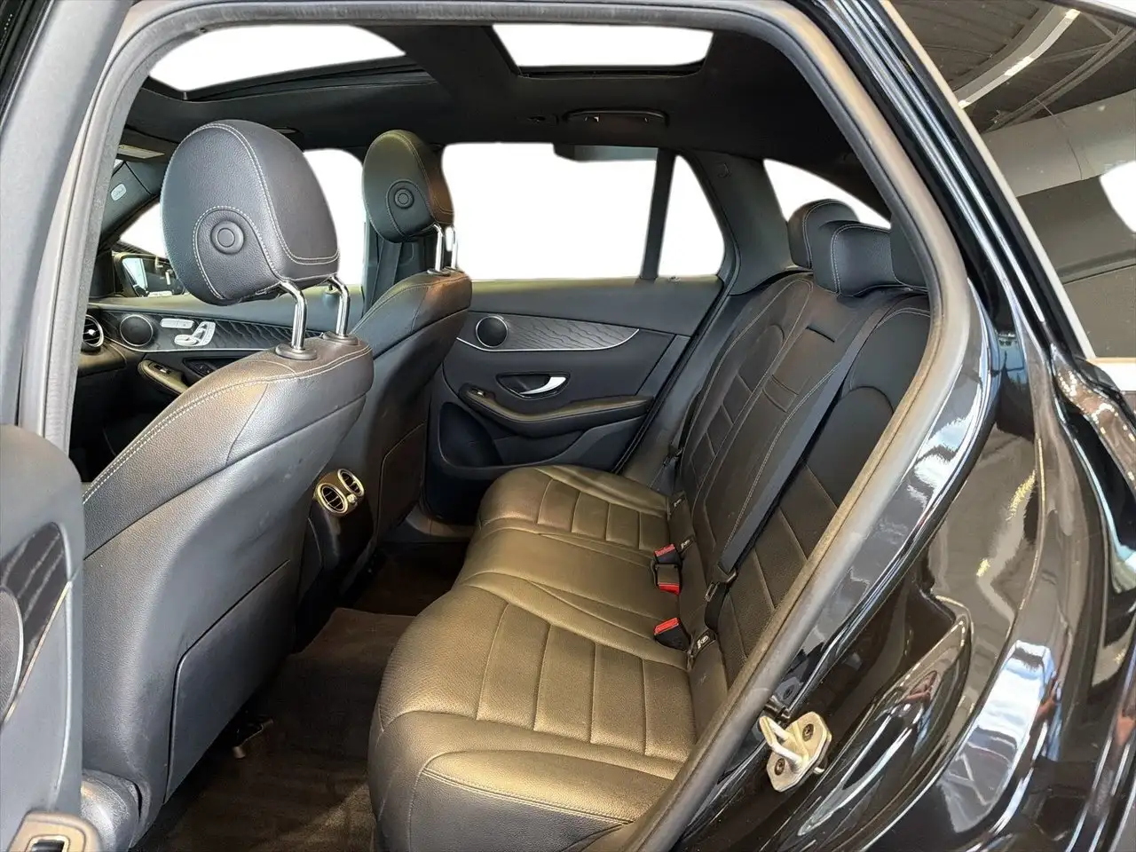 Mercedes-Benz GLC снимка Mercedes-Benz GLC