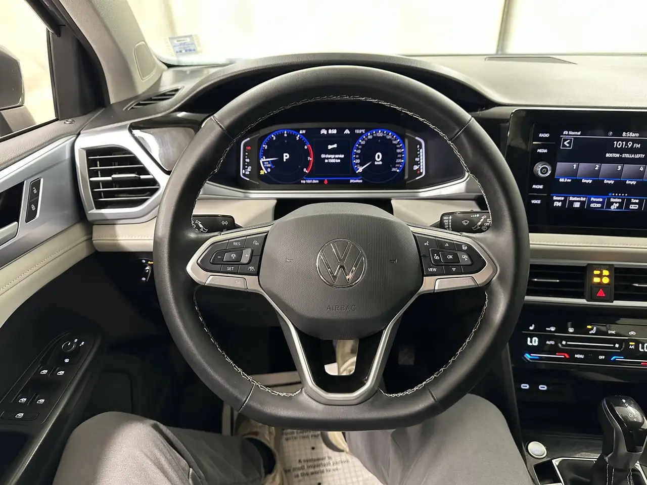 Volkswagen Taos снимка Volkswagen Taos
