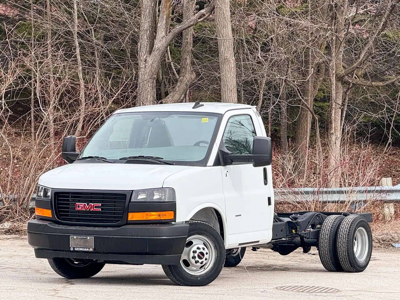 GMC Savana photo GMC Savana