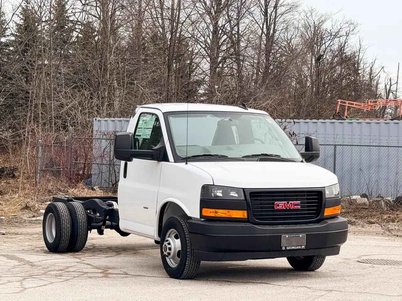 GMC Savana photo GMC Savana