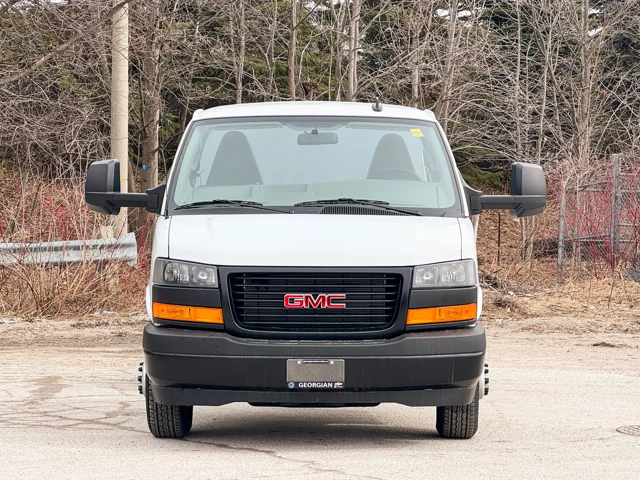 GMC Savana photo GMC Savana