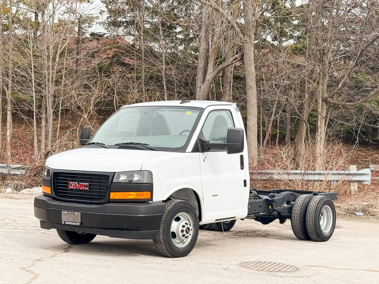GMC Savana photo GMC Savana
