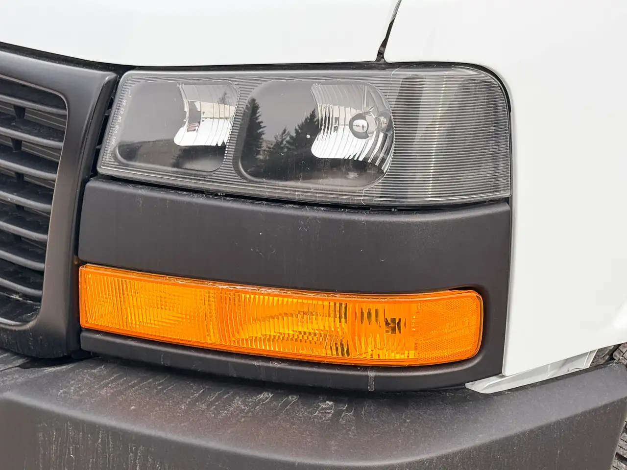GMC Savana photo GMC Savana