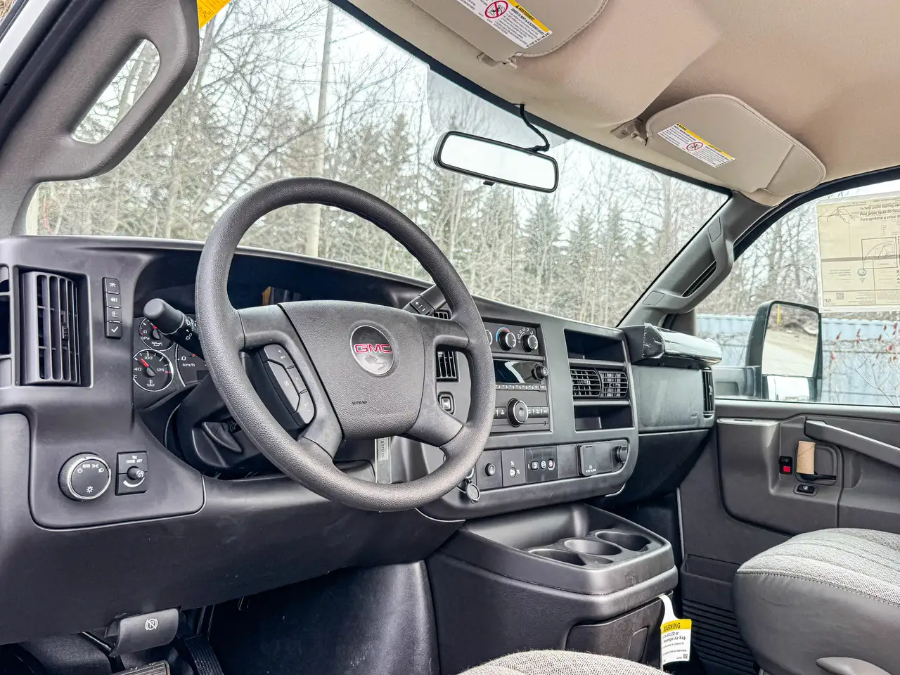 GMC Savana photo GMC Savana
