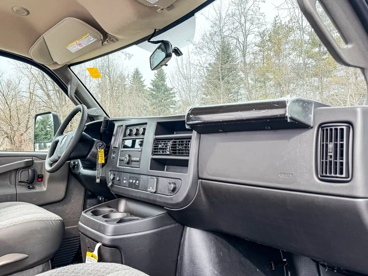 GMC Savana photo GMC Savana