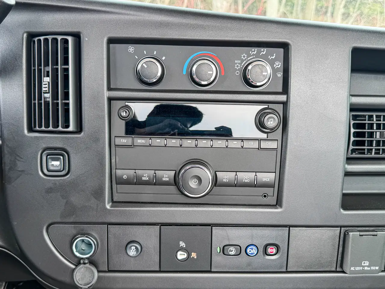 GMC Savana photo GMC Savana