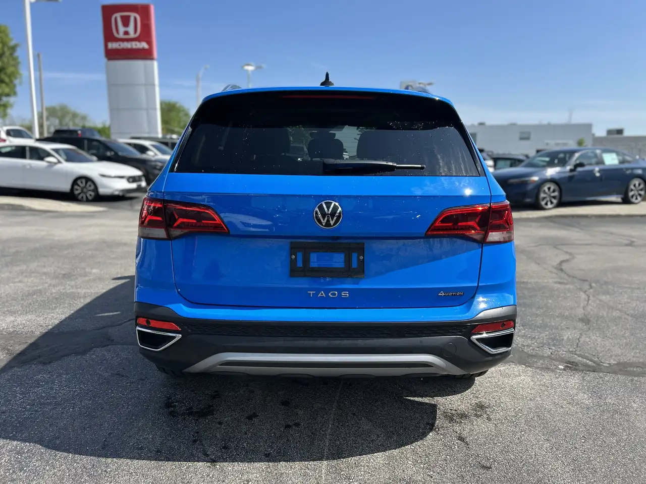 Volkswagen Taos photo Volkswagen Taos