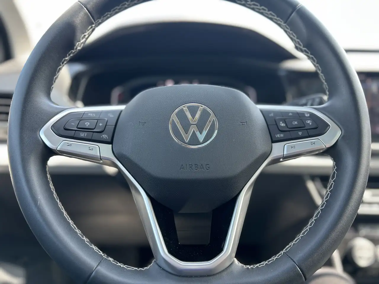 Volkswagen Taos photo Volkswagen Taos
