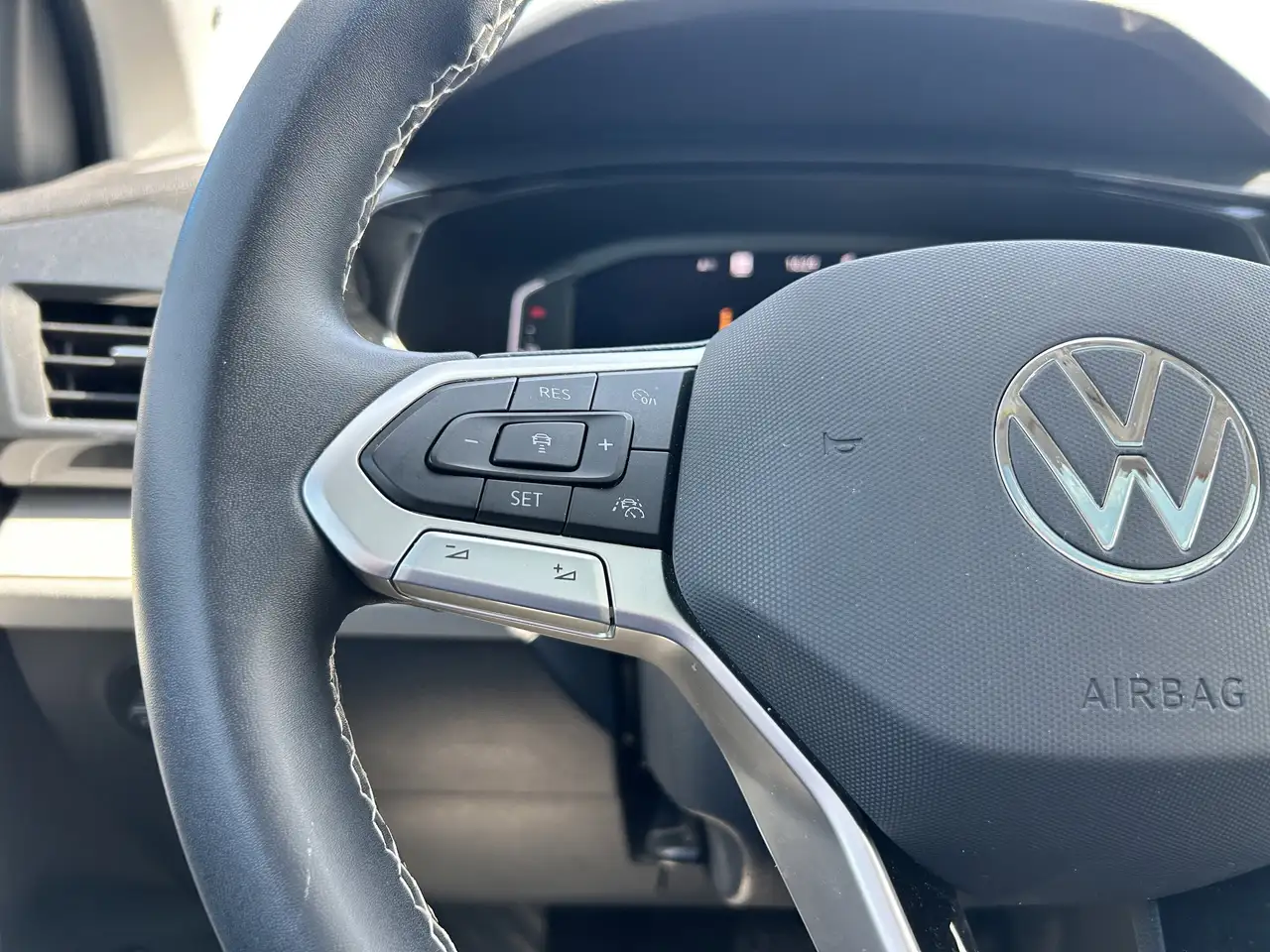 Volkswagen Taos photo Volkswagen Taos
