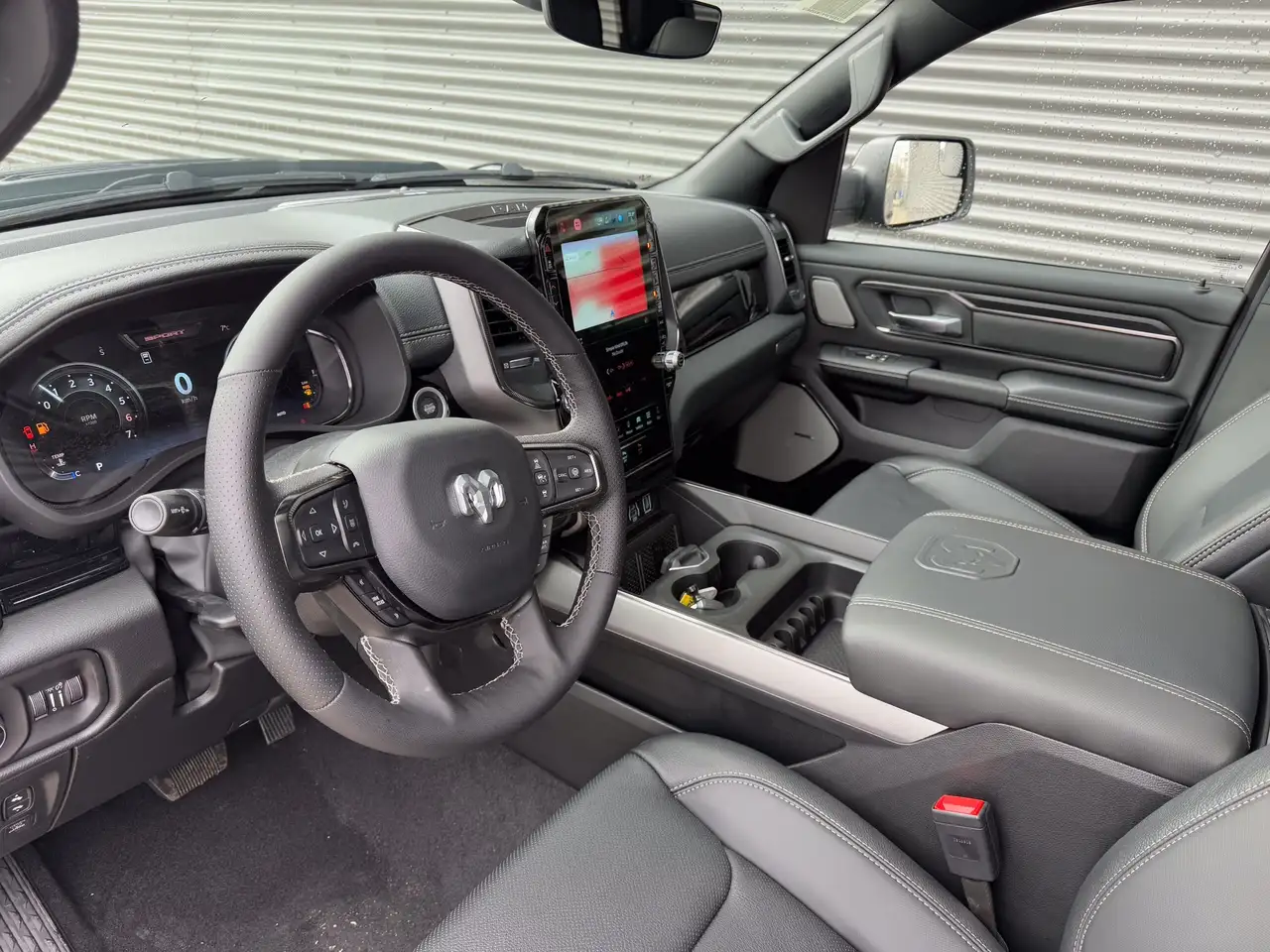 RAM 1500 снимка RAM 1500