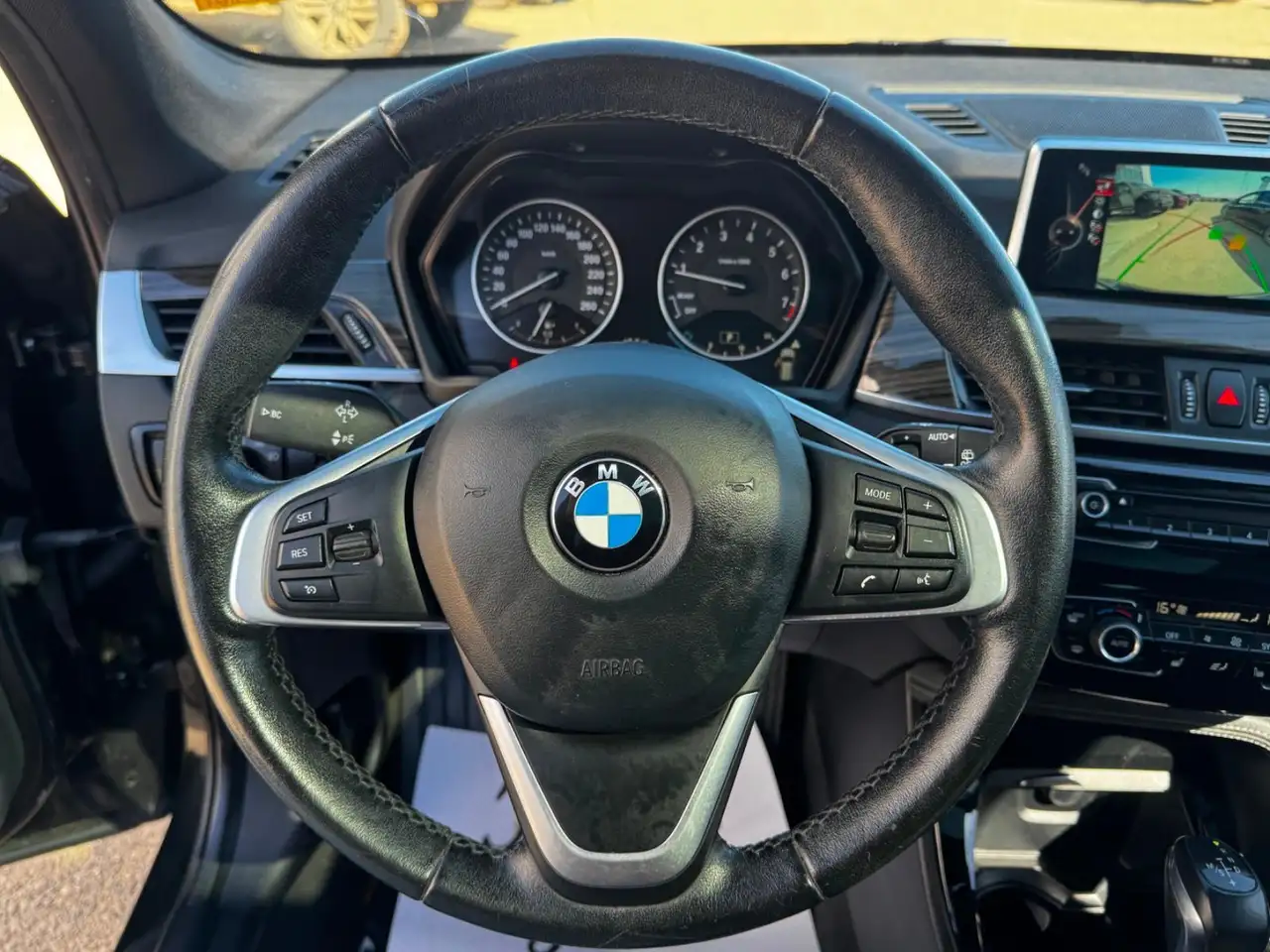 BMW X1 снимка BMW X1