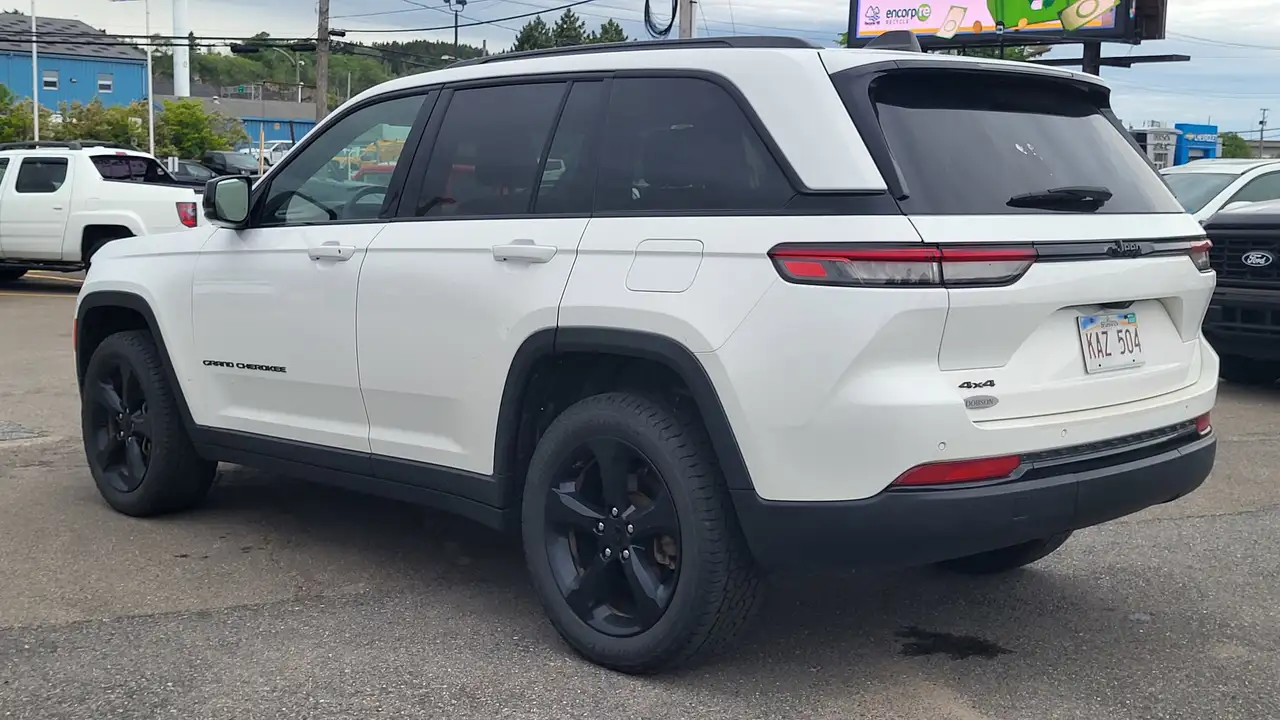 Jeep Grand Cherokee photo Jeep Grand Cherokee