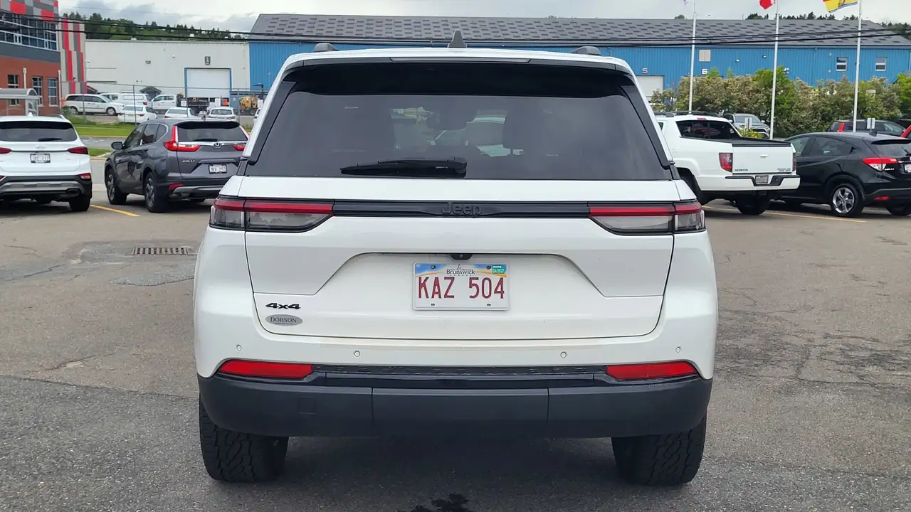 Jeep Grand Cherokee photo Jeep Grand Cherokee