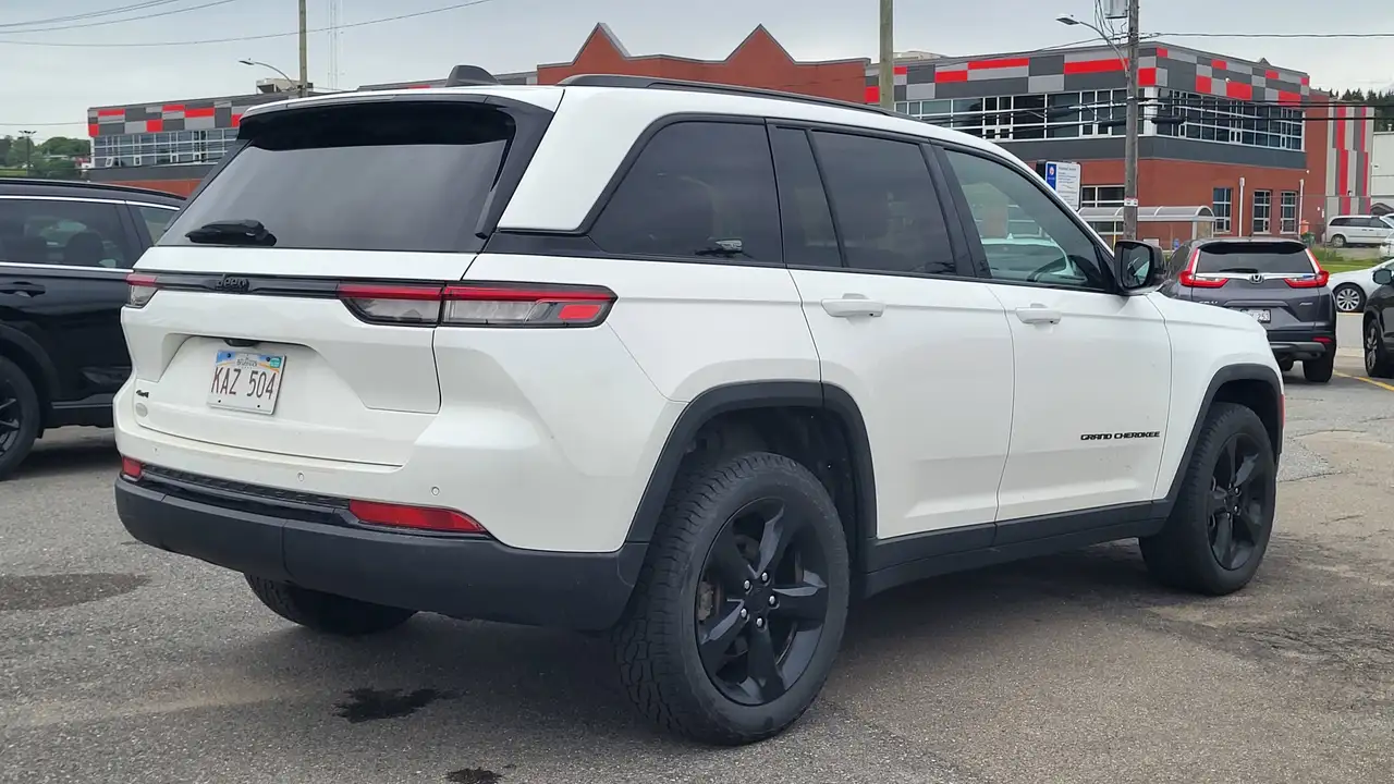 Jeep Grand Cherokee photo Jeep Grand Cherokee