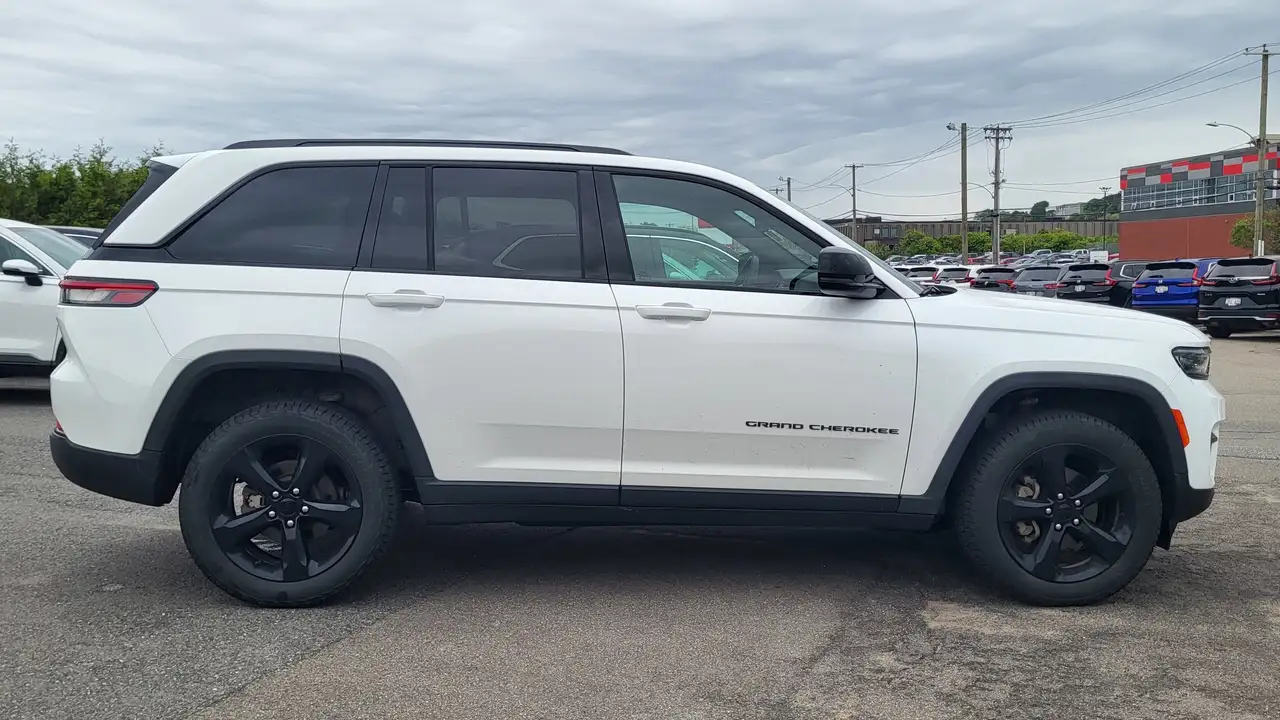Jeep Grand Cherokee photo Jeep Grand Cherokee