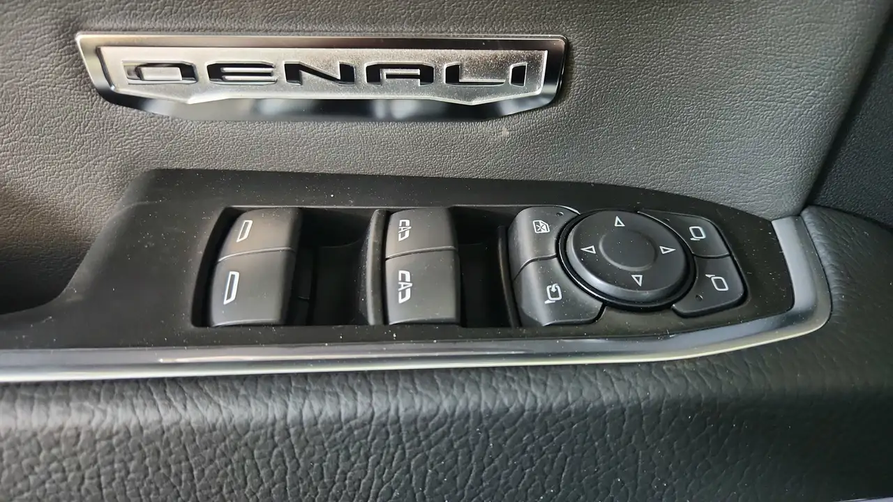 GMC Sierra 1500 photo GMC Sierra 1500