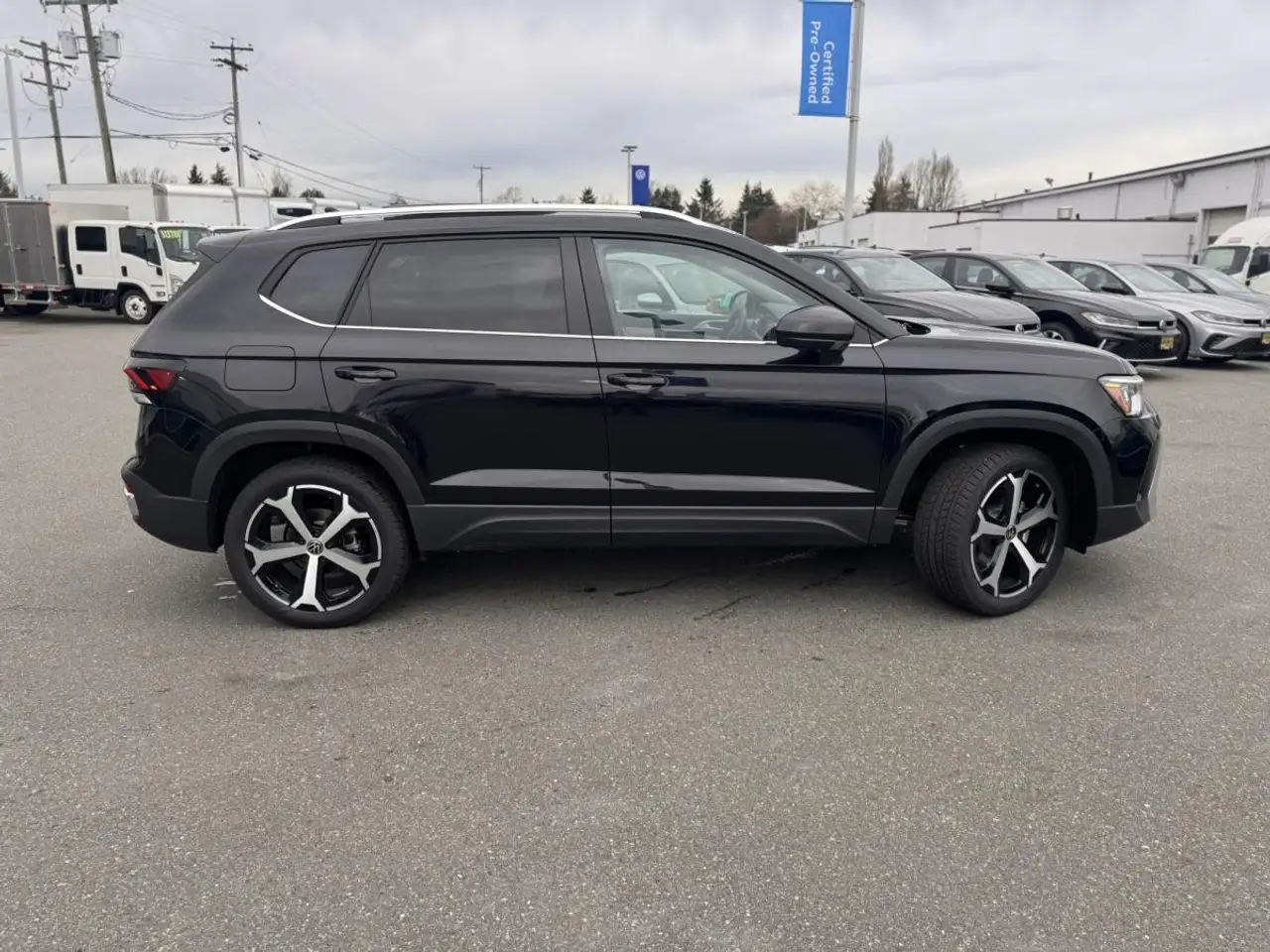 Volkswagen Taos photo Volkswagen Taos