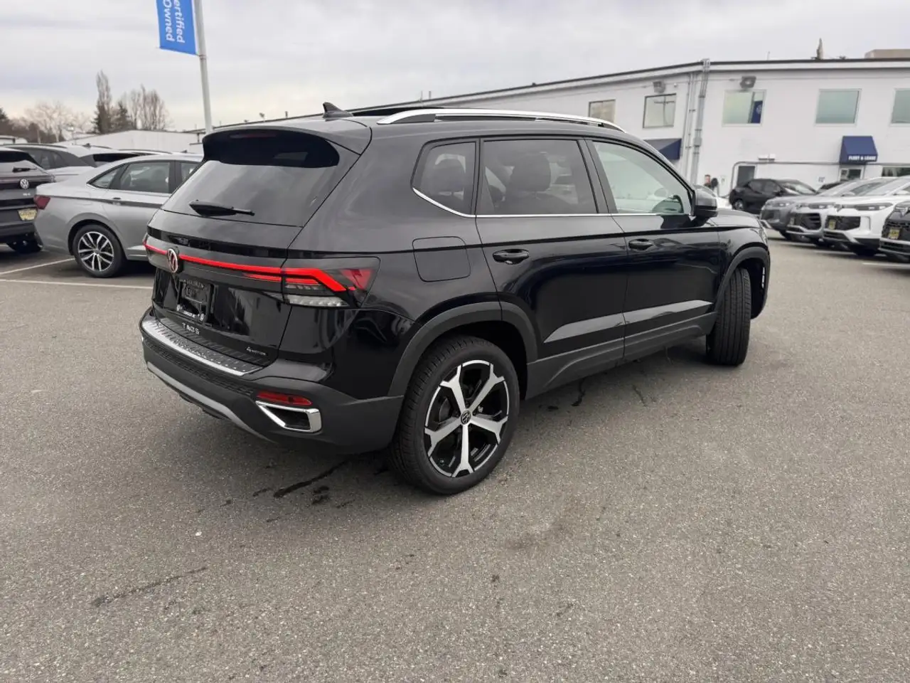 Volkswagen Taos photo Volkswagen Taos