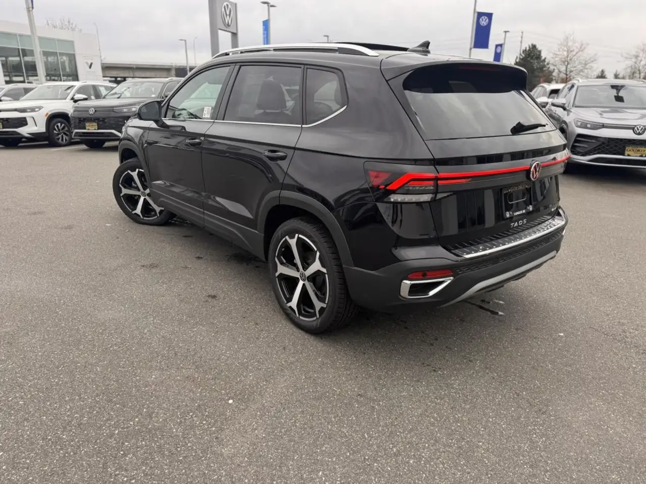 Volkswagen Taos photo Volkswagen Taos