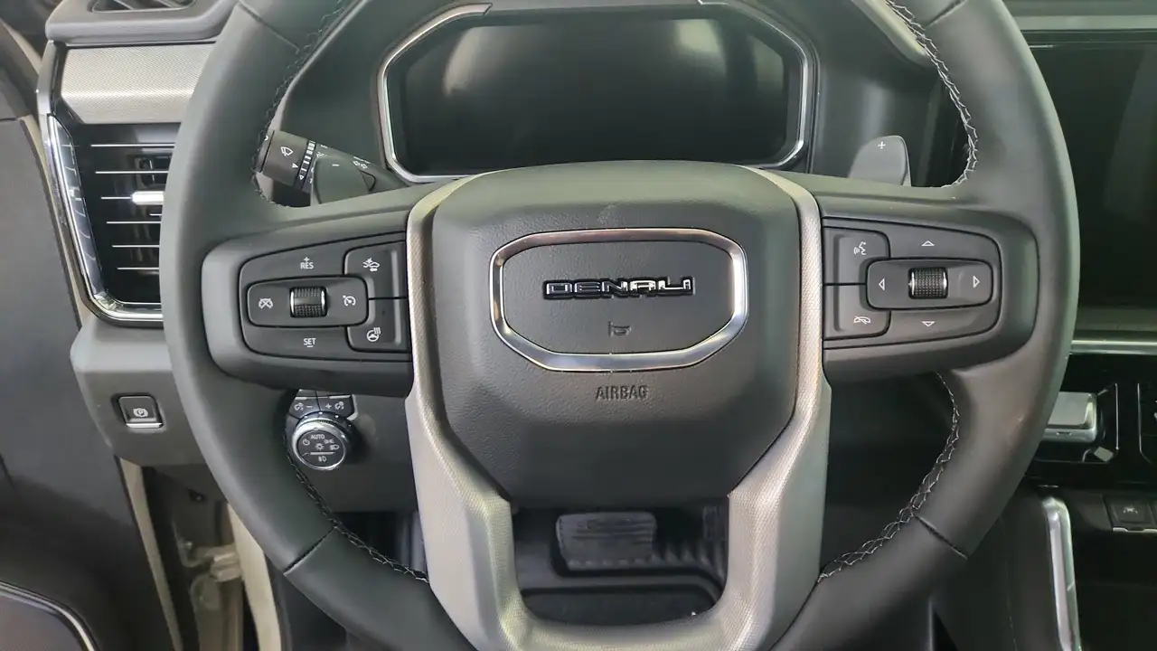 GMC Sierra 1500 photo GMC Sierra 1500