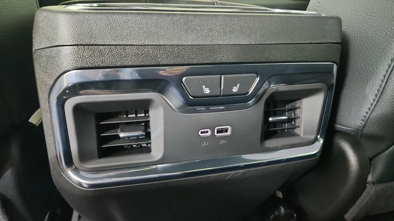 GMC Sierra 1500 photo GMC Sierra 1500
