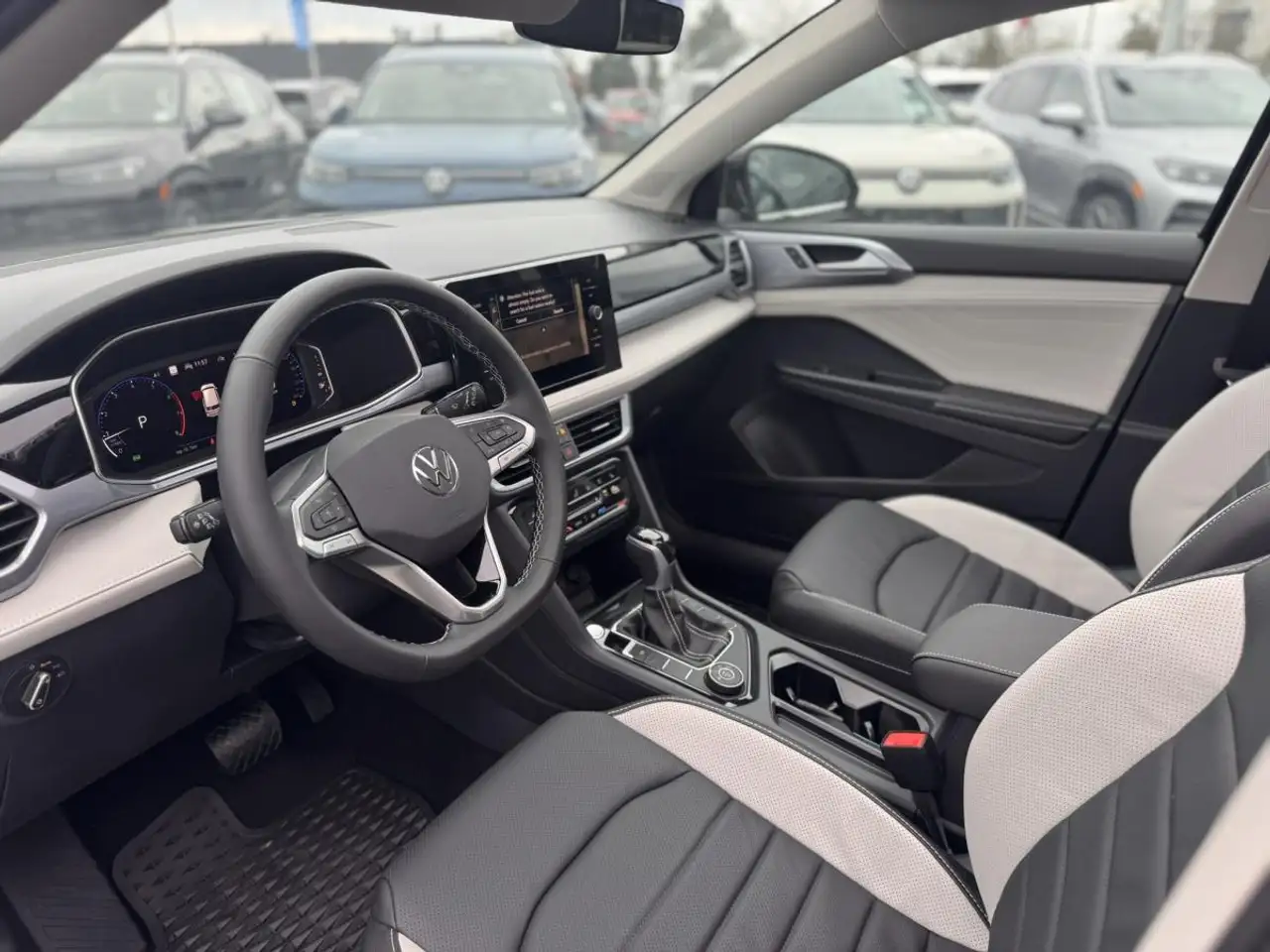Volkswagen Taos photo Volkswagen Taos