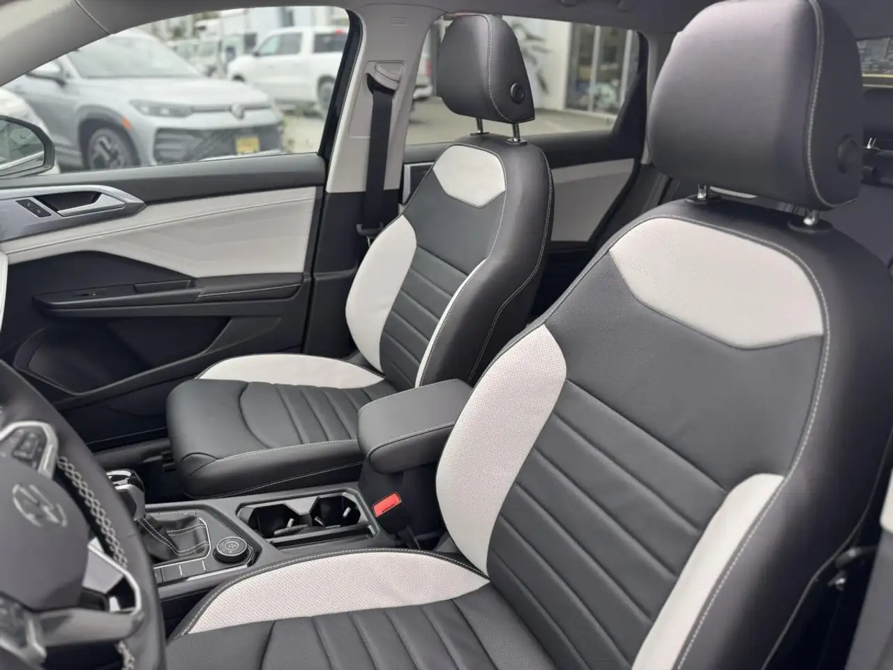 Volkswagen Taos photo Volkswagen Taos