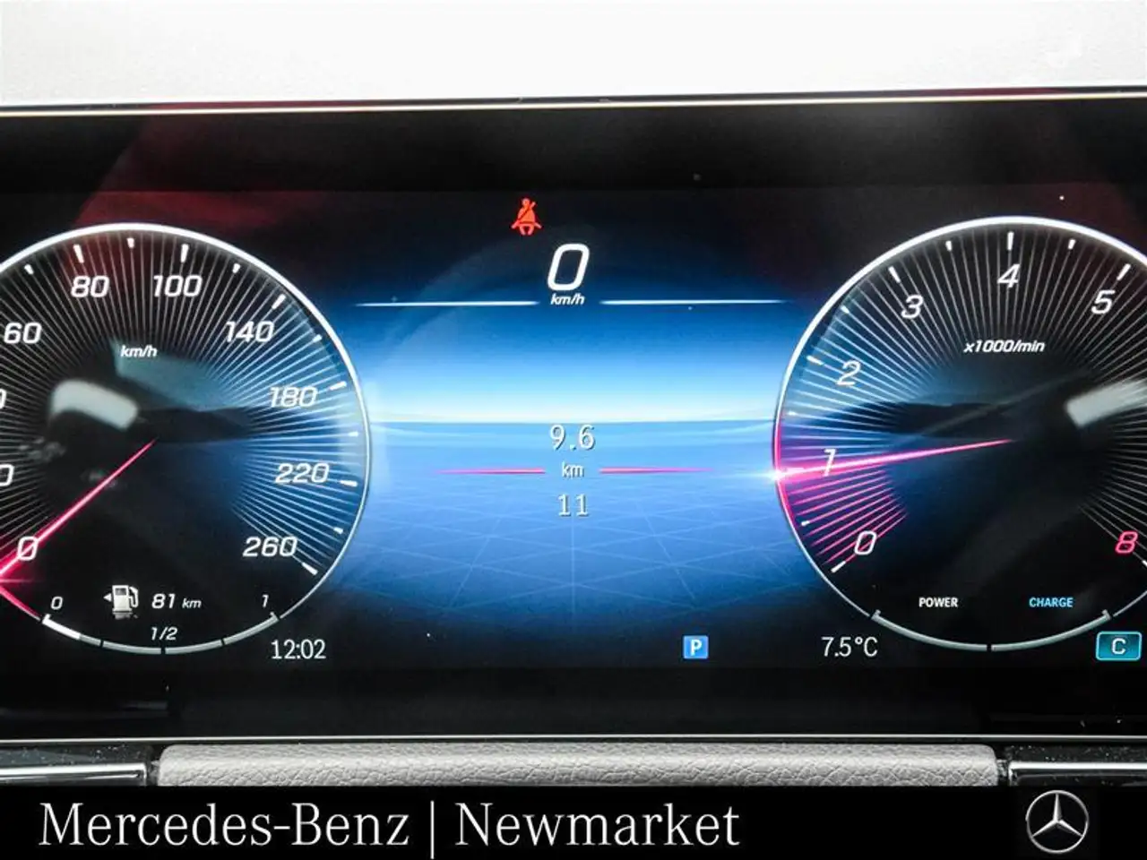 Mercedes-Benz GLA снимка Mercedes-Benz GLA