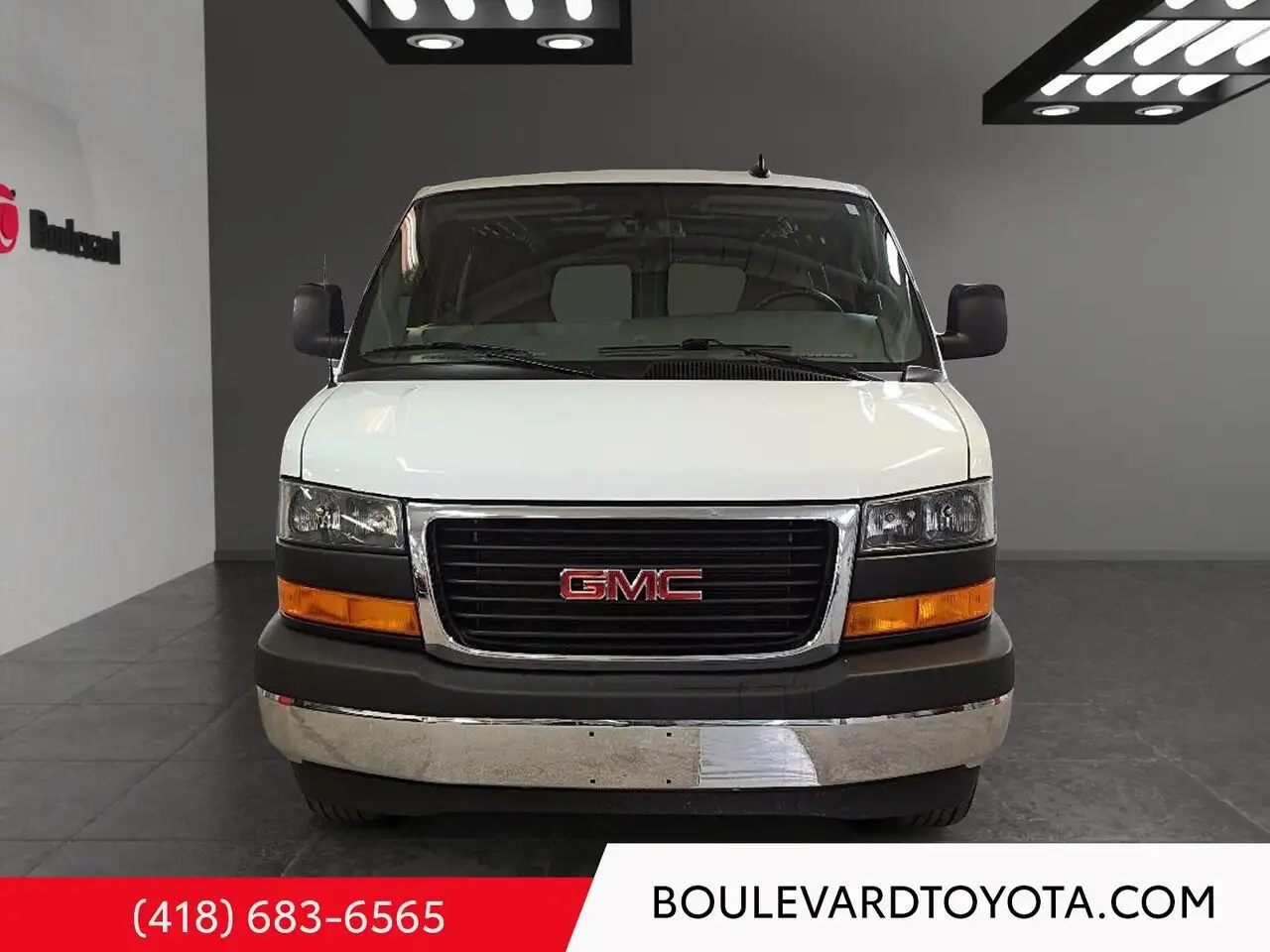 GMC Savana снимка GMC Savana